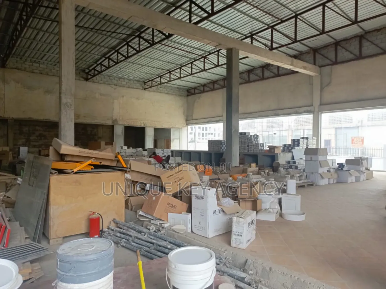 Warehouse to Let at Spintex