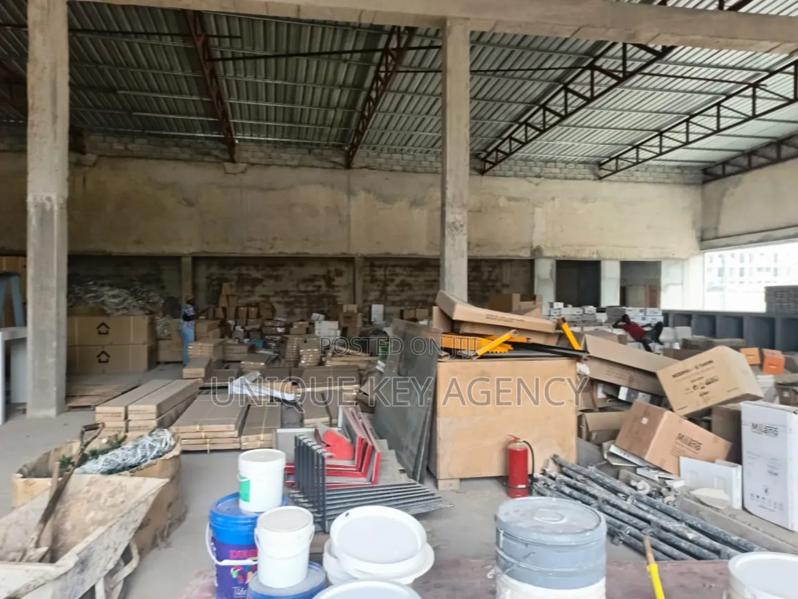 Warehouse to Let at Spintex