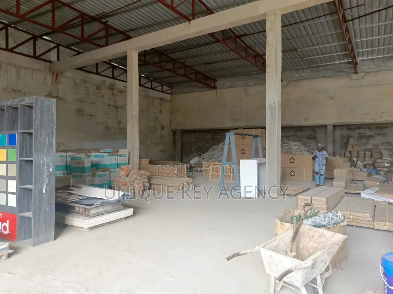 Warehouse to Let at Spintex