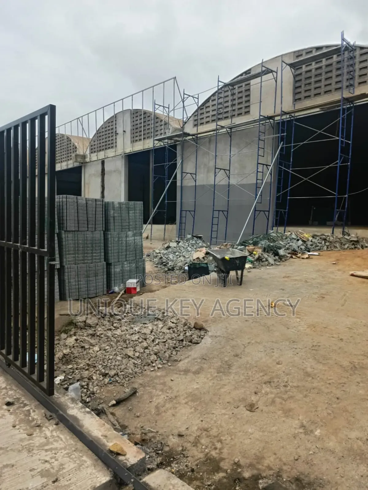 Warehouse to Let at Spintex