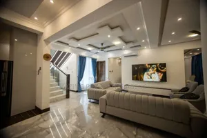 5bdrm House in Sakumono for sale
