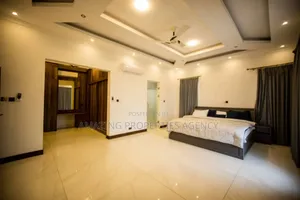 5bdrm House in Sakumono for sale