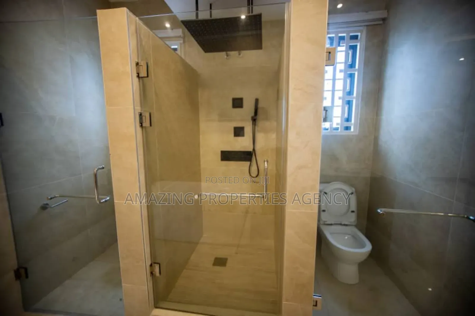 5bdrm House in Sakumono for sale