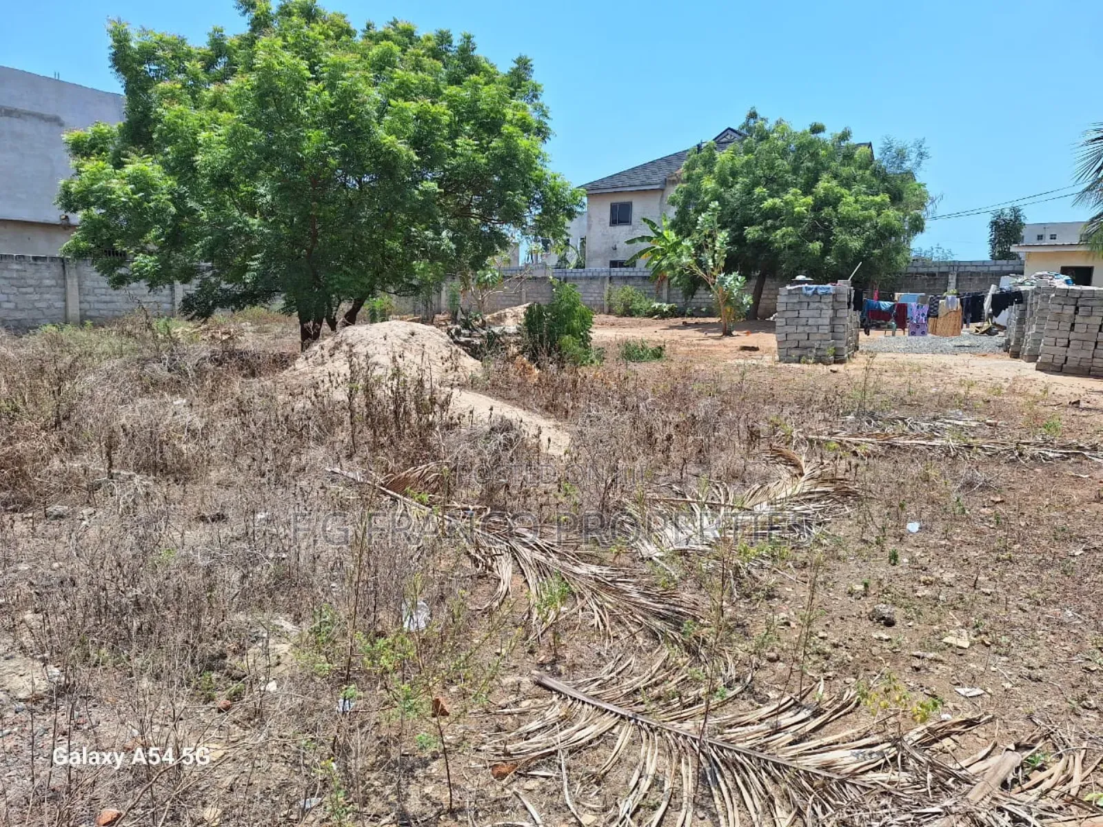 2 Plots of Land for Sale at East Airport