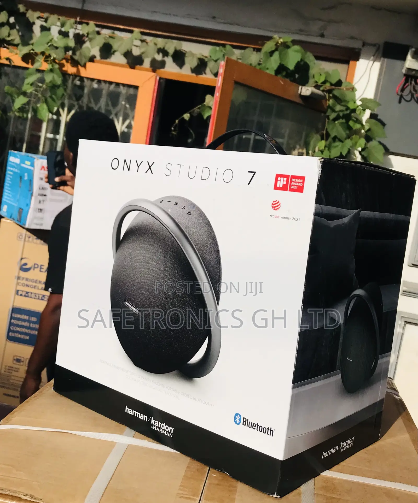 (Black) Wireless Bluetooth Onyx Harman Studio 7 Speaker