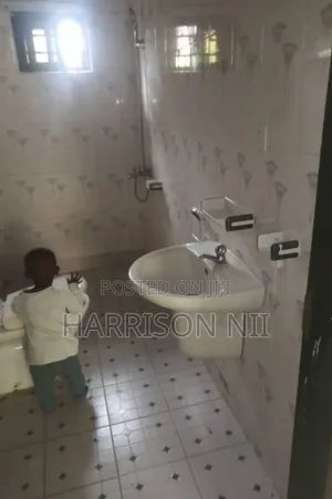 3bdrm Apartment in Kasoa, New Market for rent