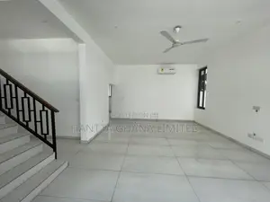 4bdrm Townhouse / Terrace in Adjiriganor, Ability for rent