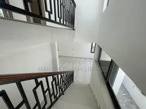 4bdrm Townhouse / Terrace in Adjiriganor, Ability for rent