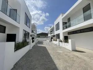 4bdrm Townhouse / Terrace in Adjiriganor, Ability for rent