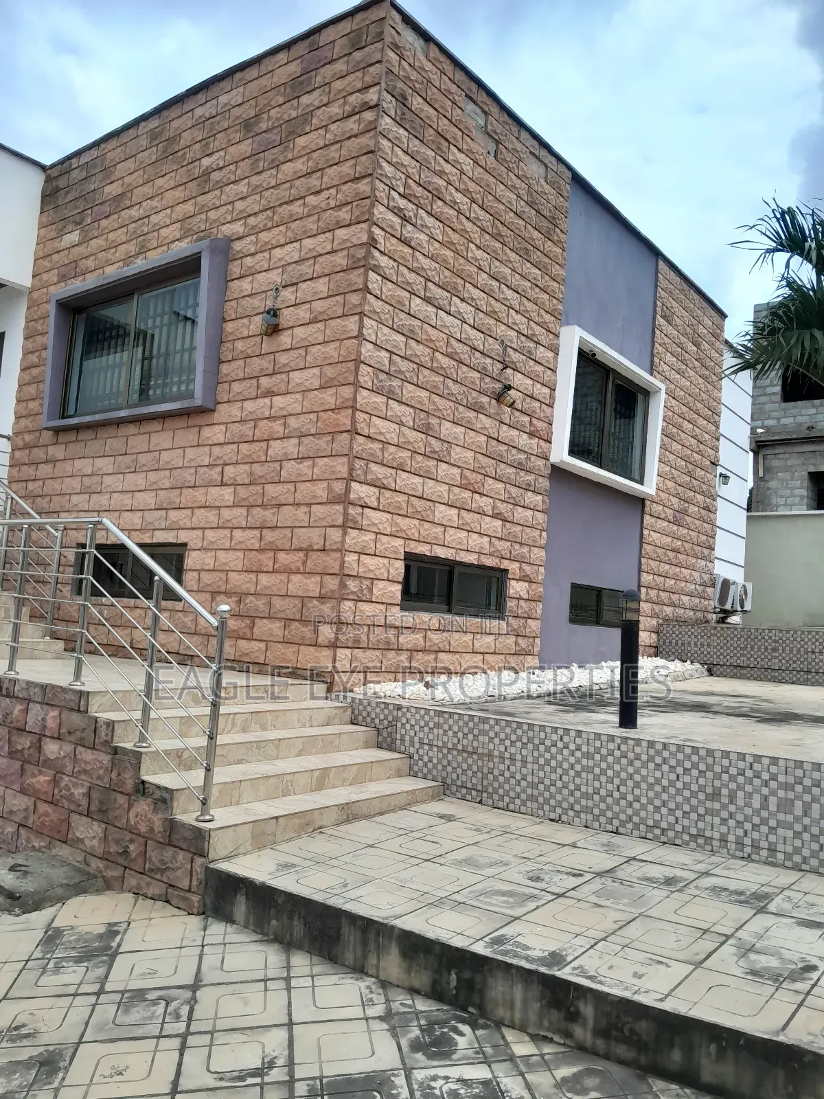 4bdrm House in Kwabenya for sale