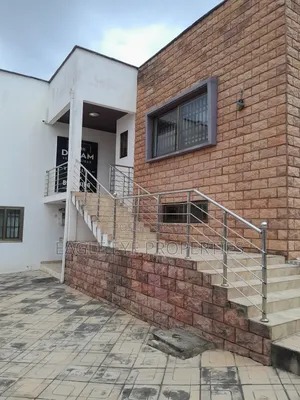 4bdrm House in Kwabenya for sale