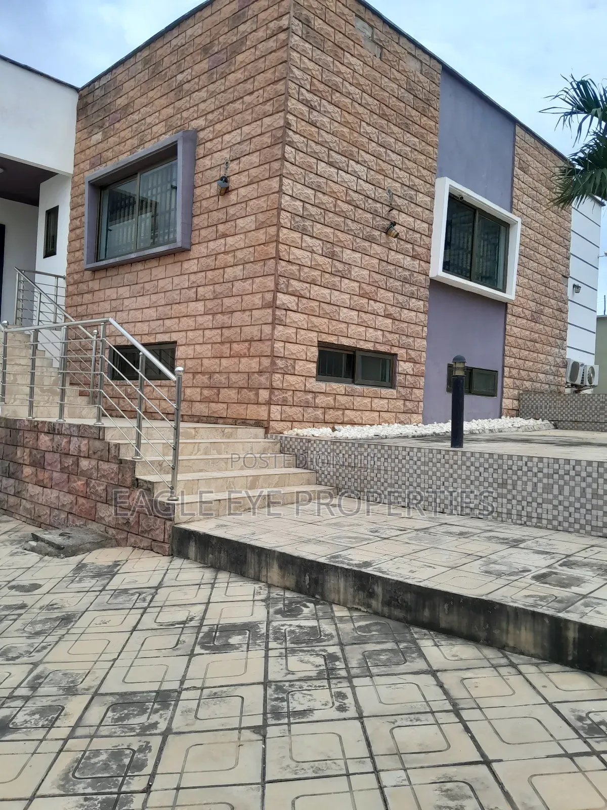 4bdrm House in Kwabenya for sale