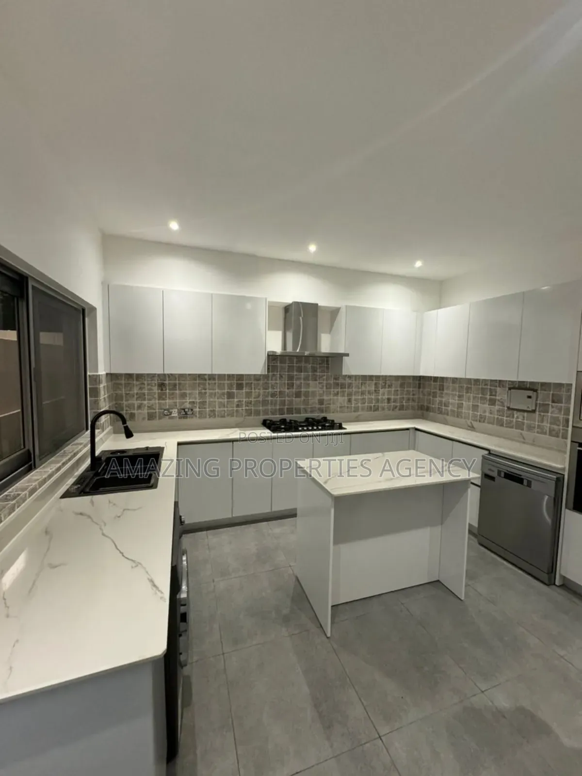4bdrm House in Cantonments for sale