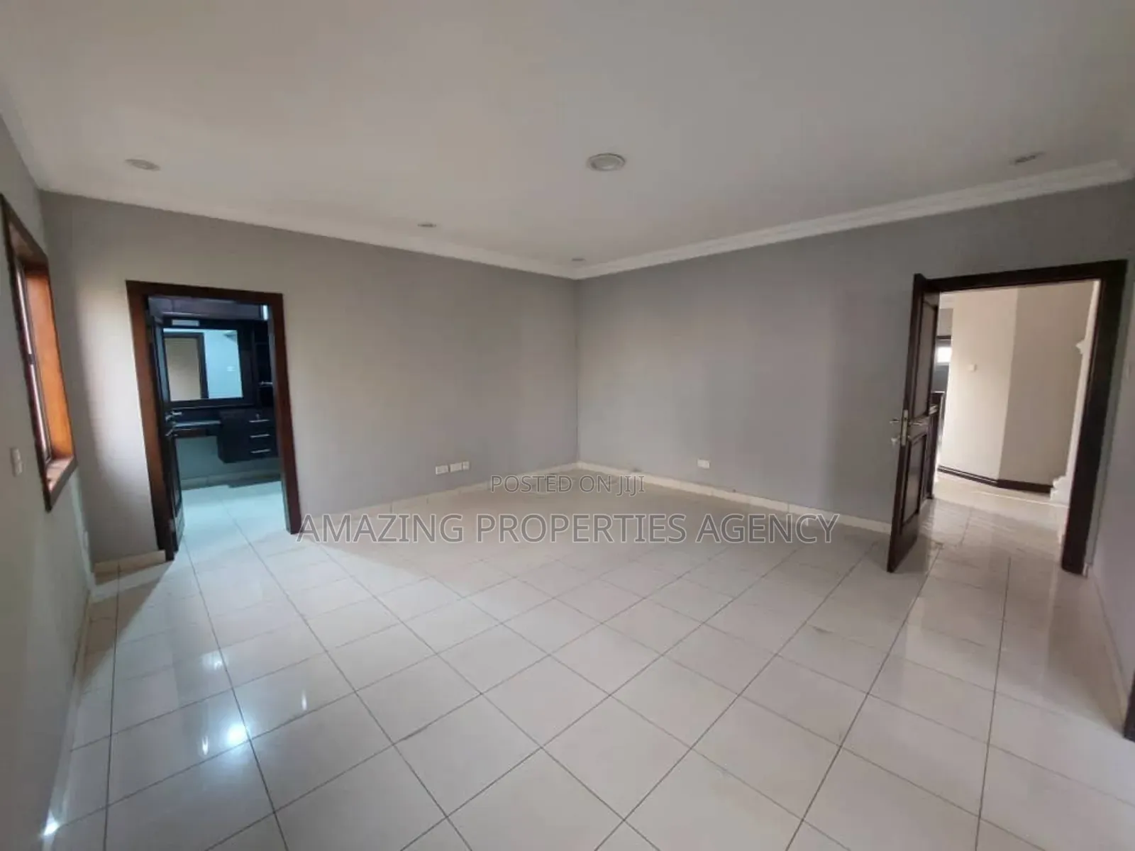 7bdrm House in Cantonments for sale