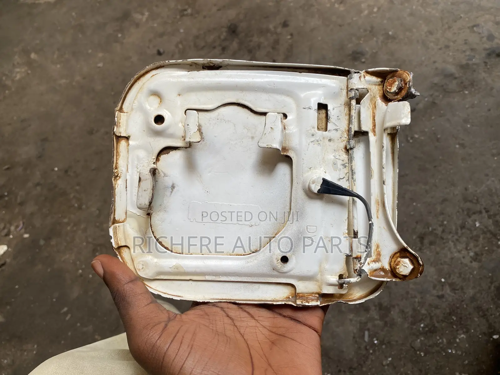 Toyota Hilux Vigo 2008,2010,2012 Fuel Tank Cover