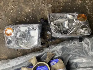 Nissan Hardbody NP300 2012 Headlight