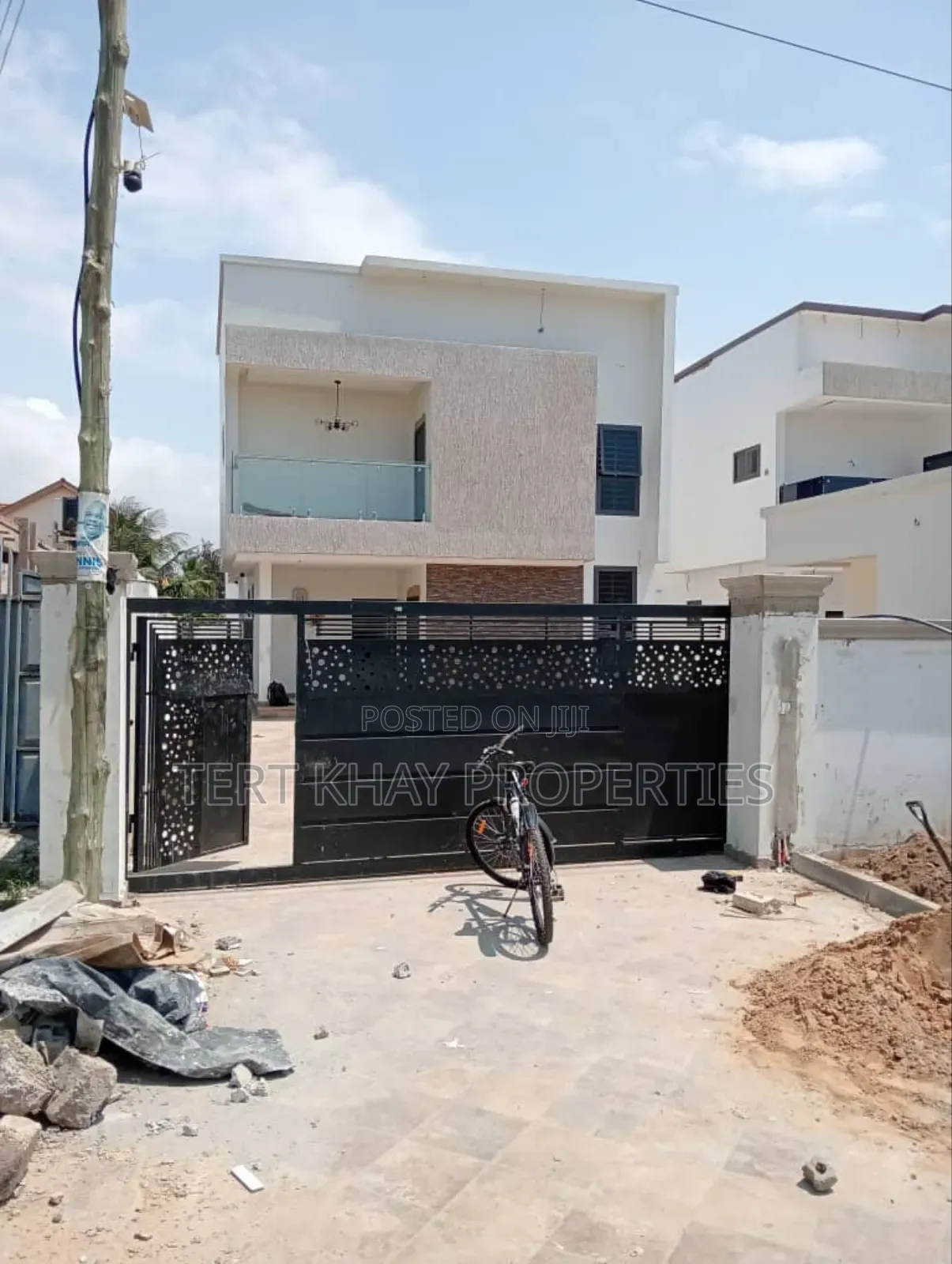 4bdrm House in Sakumono Estate for sale