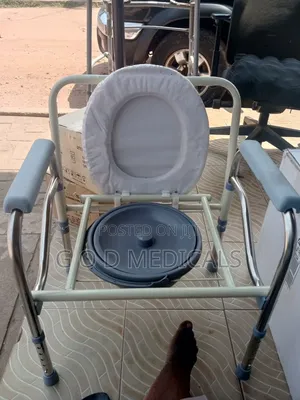 Commode Chair