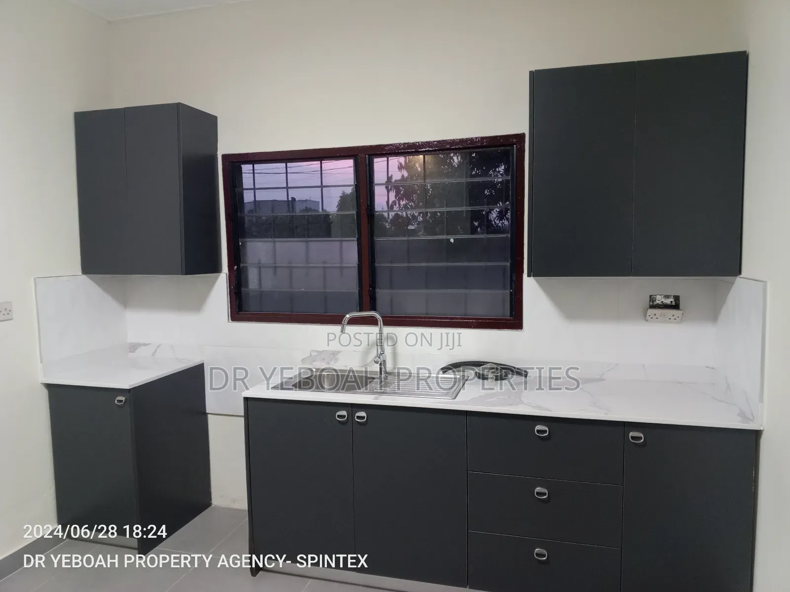 3bdrm House in Spintex:- 3 Bedrooms for rent