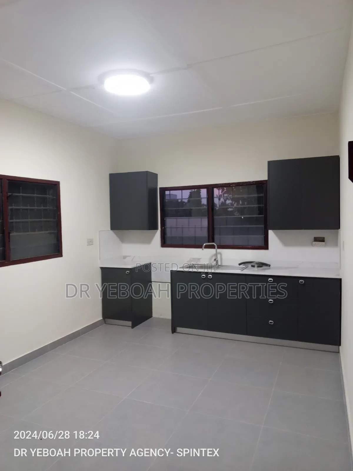 3bdrm House in Spintex:- 3 Bedrooms for rent
