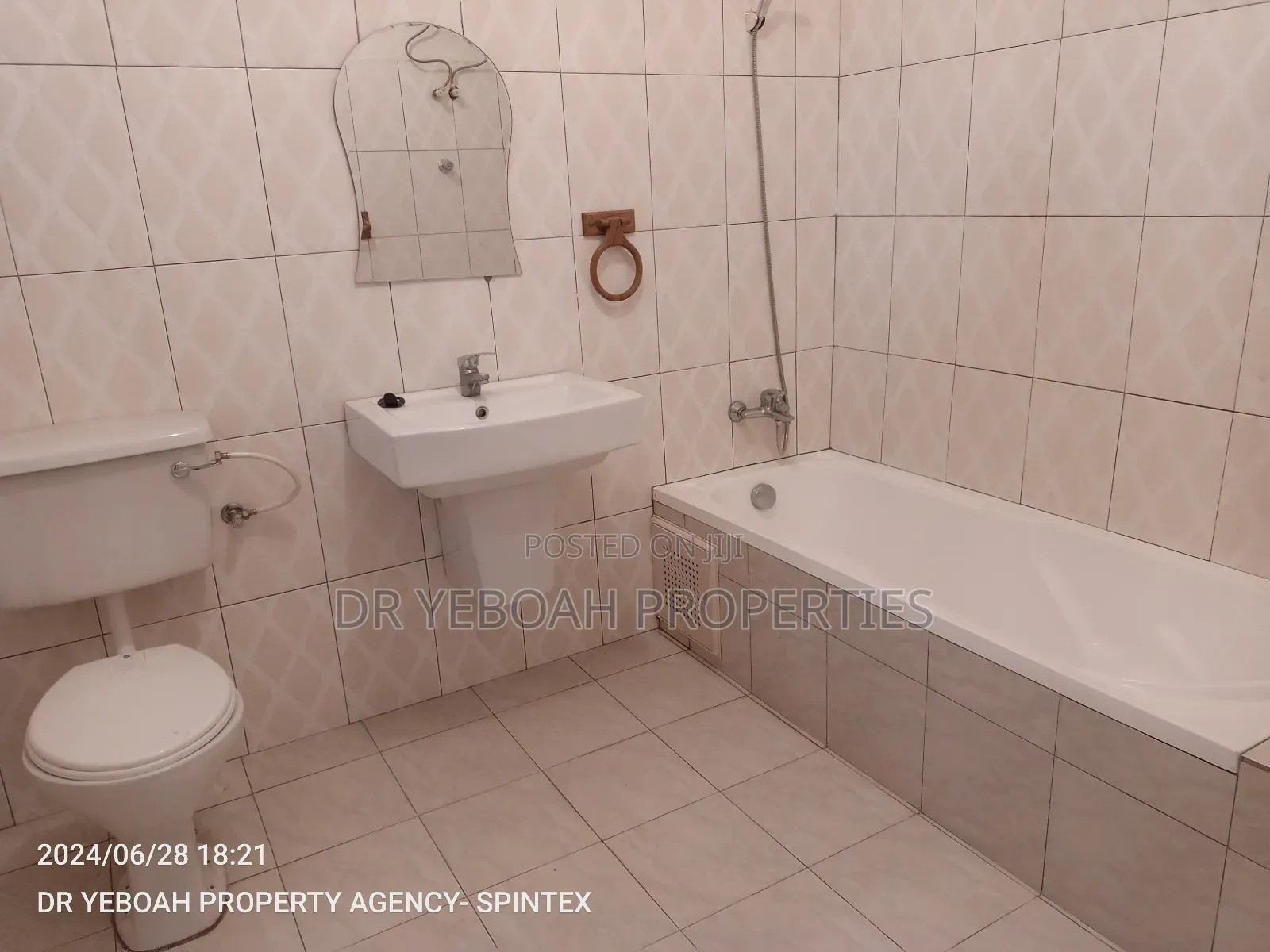 3bdrm House in Spintex:- 3 Bedrooms for rent