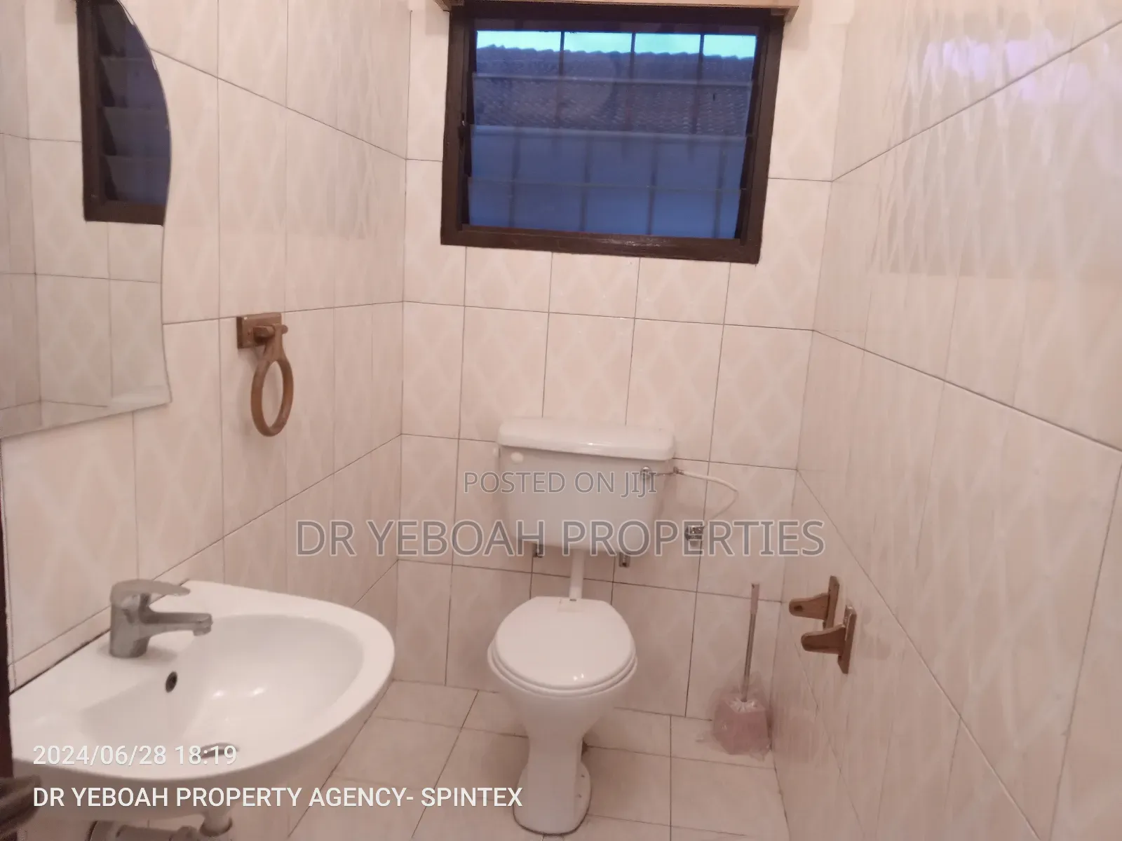 3bdrm House in Spintex:- 3 Bedrooms for rent
