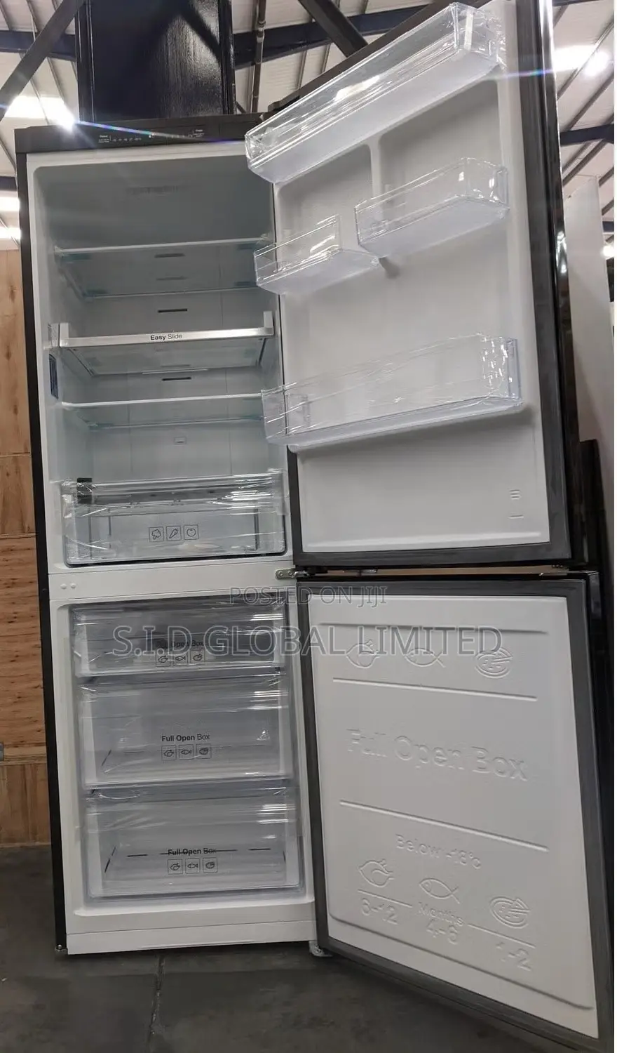 Gleaming SAMSUNG-257LTR-DOUBLE-DOOR-BOTTOM-FREEZER