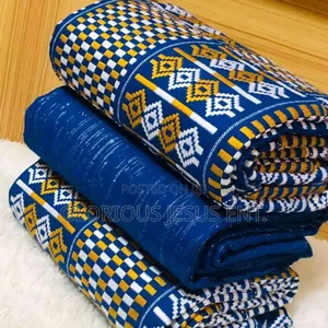Hand Weaving Kente