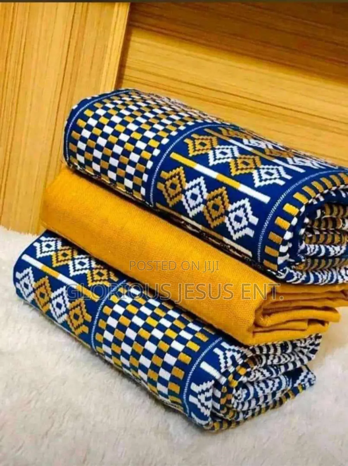 Hand Weaving Kente
