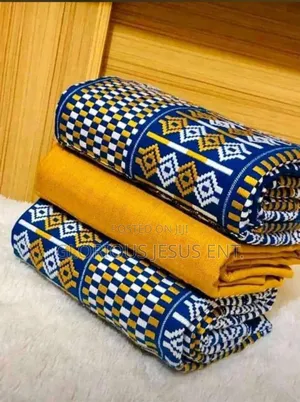 Hand Weaving Kente