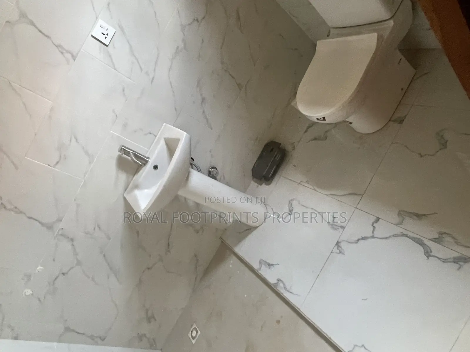 3bdrm House in Royal Footprints, Ashaley Botwe for sale