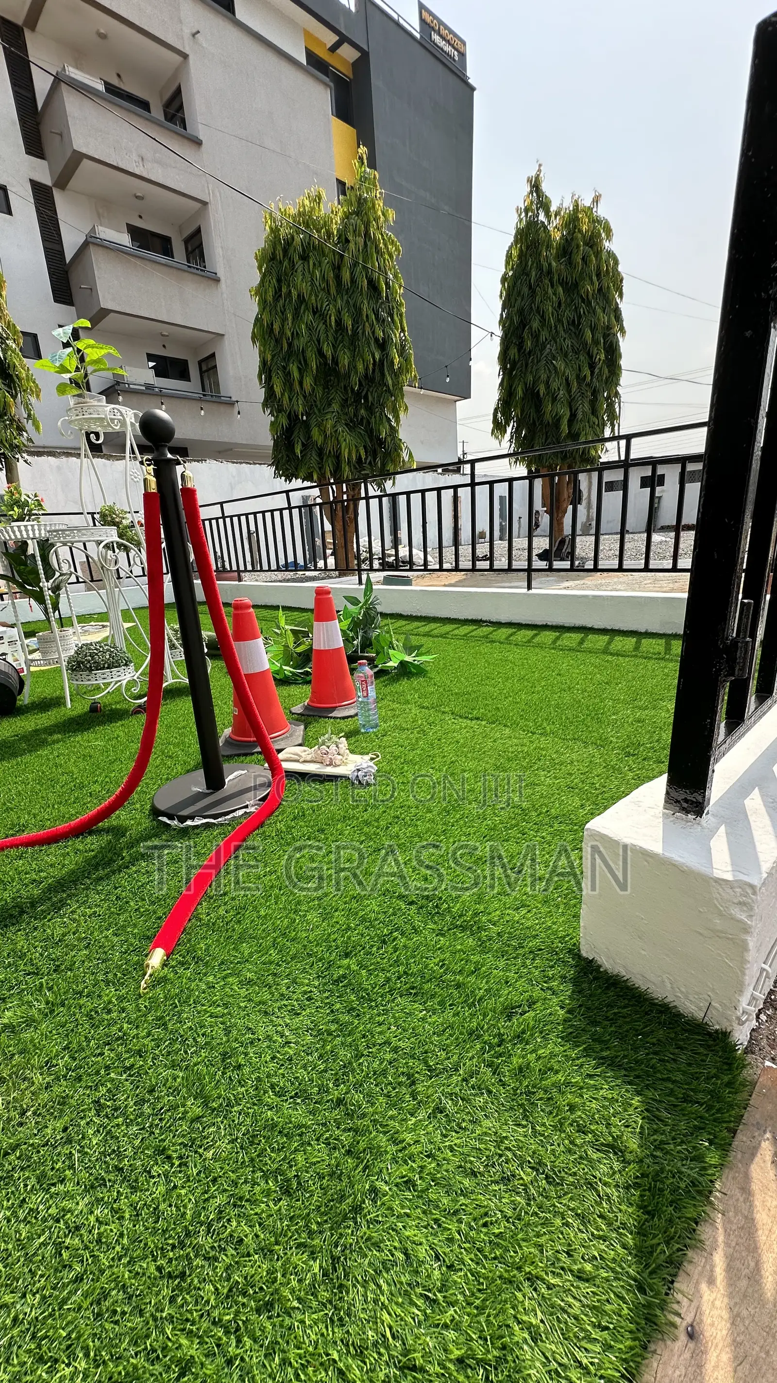 Lush Durable Artificial Grass - Perfect for Home Offices