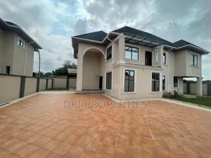 4bdrm House in Dki Properties, Adenta for sale