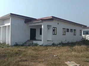 3bdrm House in Dki Properties, Adenta for sale