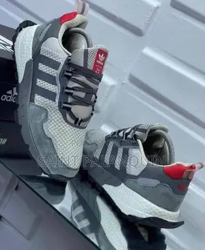 Adidas Sneakers