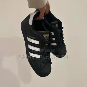 Adidas Superstar