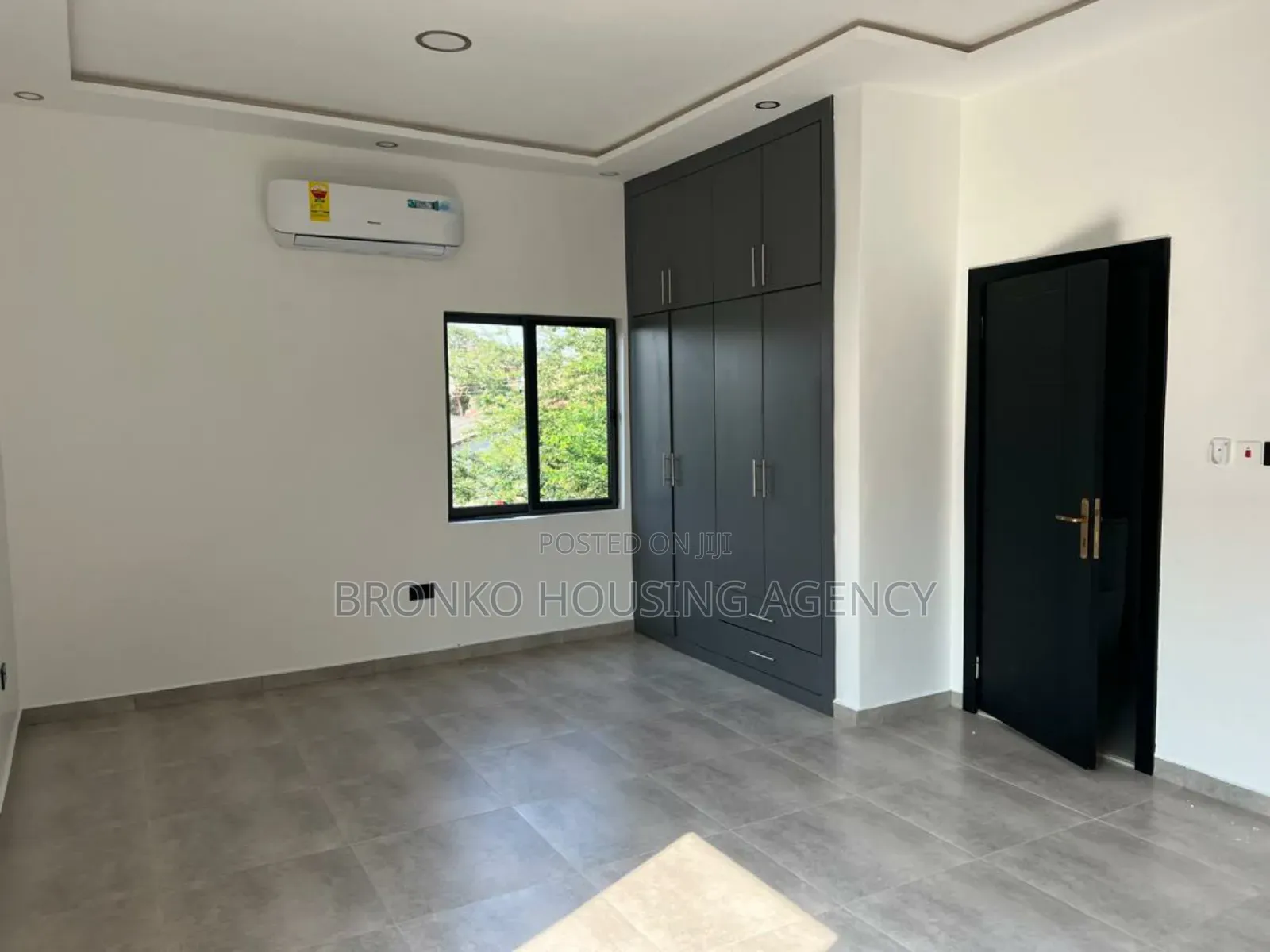 3bdrm Townhouse / Terrace in Bronko Housing, North Legon for rent