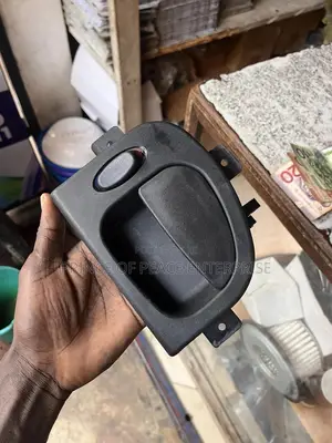 H200 Main Door Handle Inside
