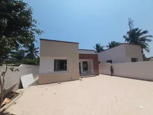 3bdrm House in Skm, Spintex for sale
