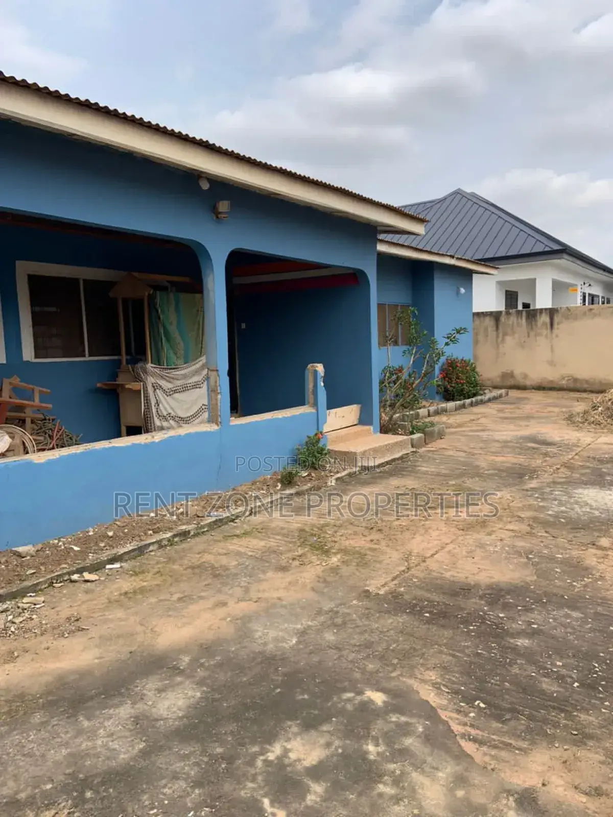5bdrm House in Ashomang Estate for sale