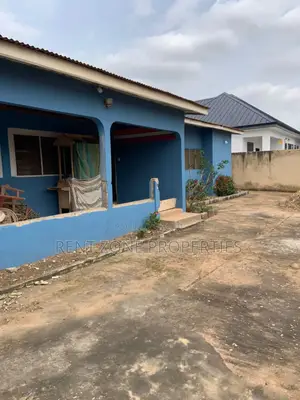 5bdrm House in Ashomang Estate for sale