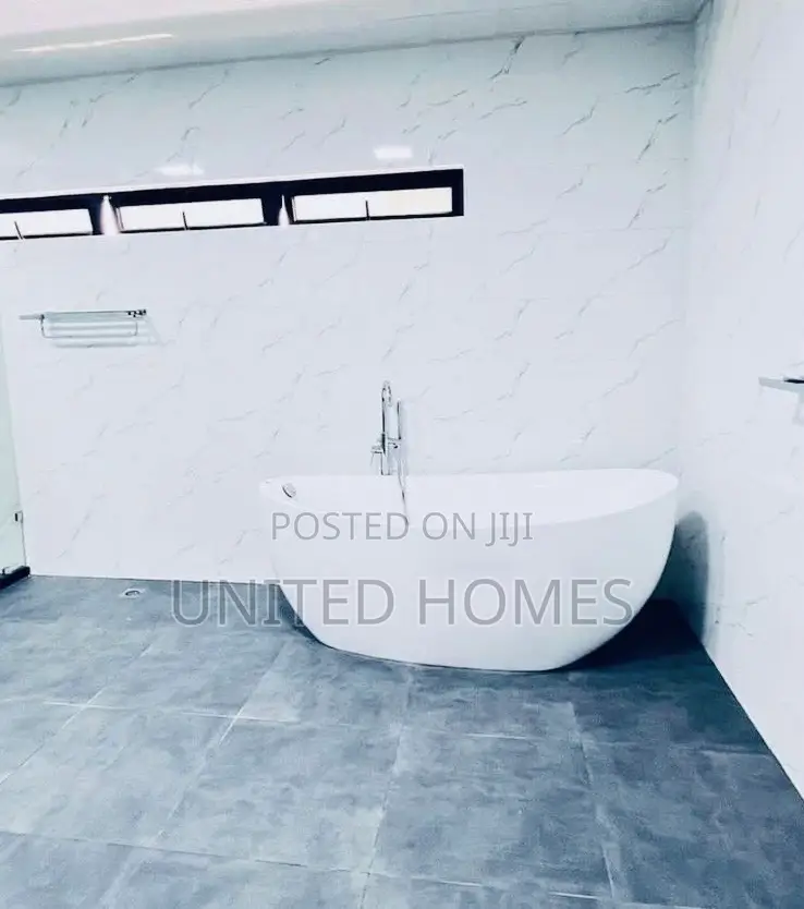 Furnished 11bdrm Mansion in Cantonments for sale