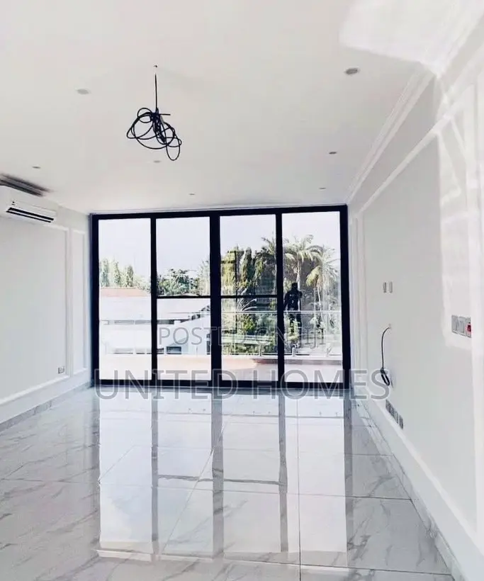 Furnished 11bdrm Mansion in Cantonments for sale