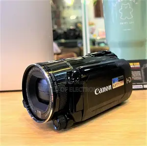 Canon VIXIA HF20 (32 GB) HD Flash Media Camcorder