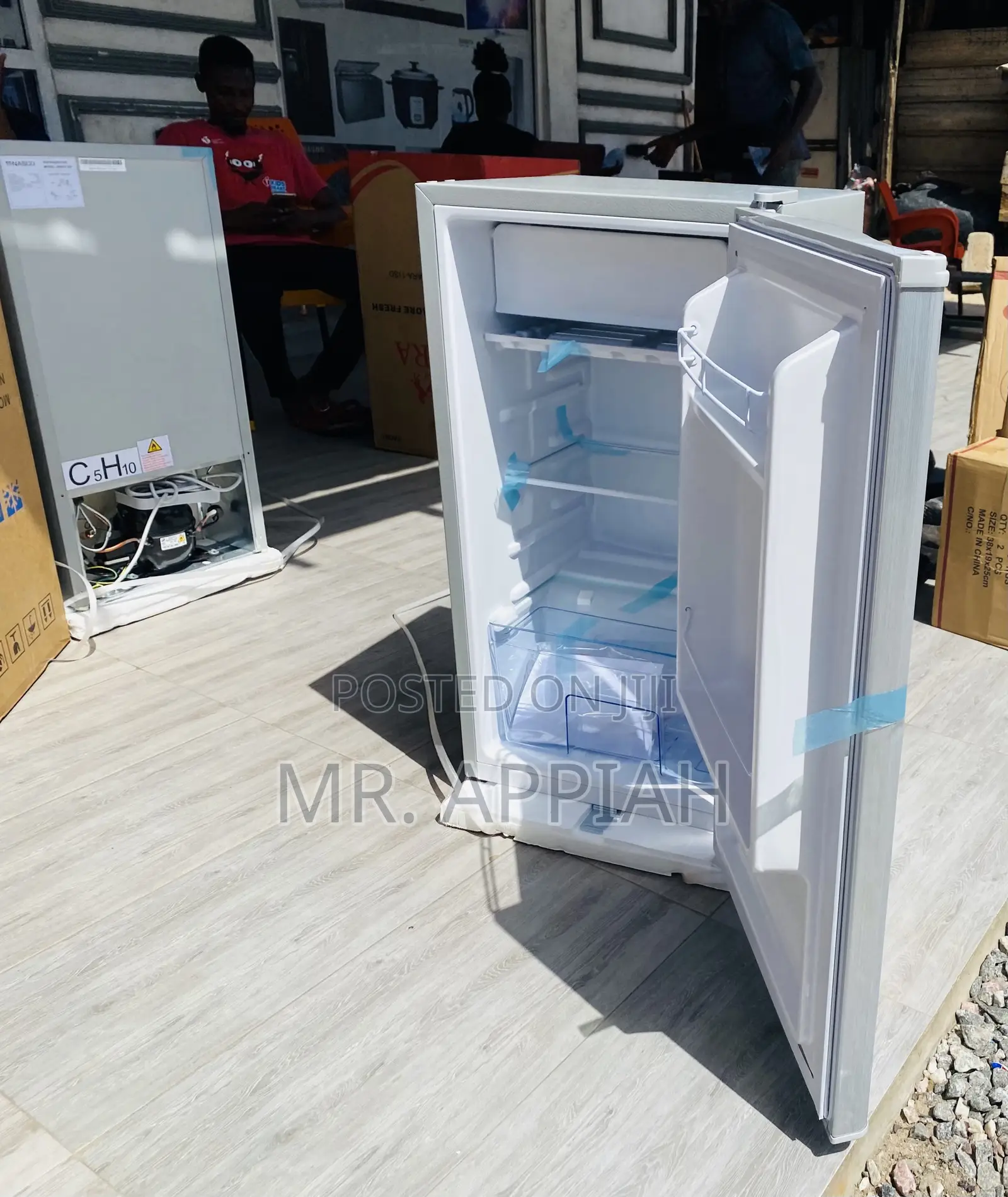 Elegant Zara Single Door Table Electric Fridge(Gray).