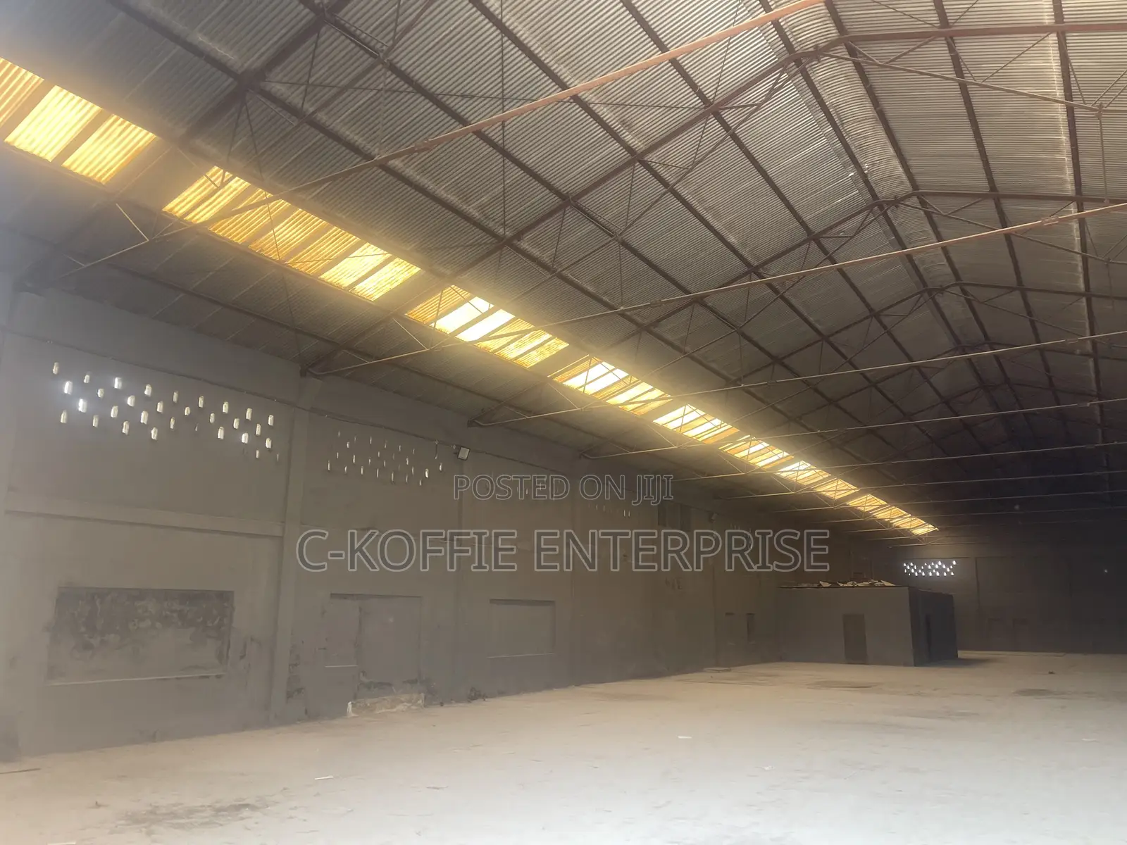 1200 SQM Warehouse at North Kaneshie for Rent