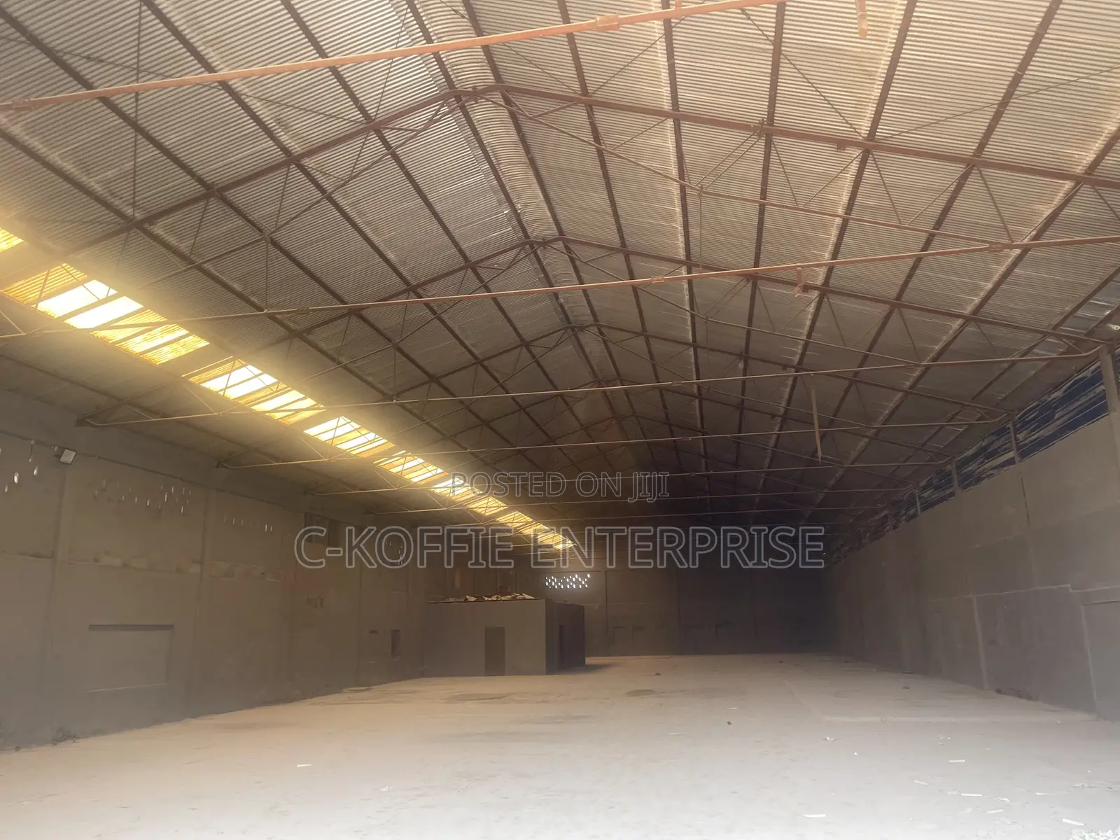 1200 SQM Warehouse at North Kaneshie for Rent