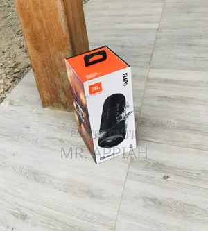 JBL Flip 6 Speaker for Home, Outdoor and Travel Black.