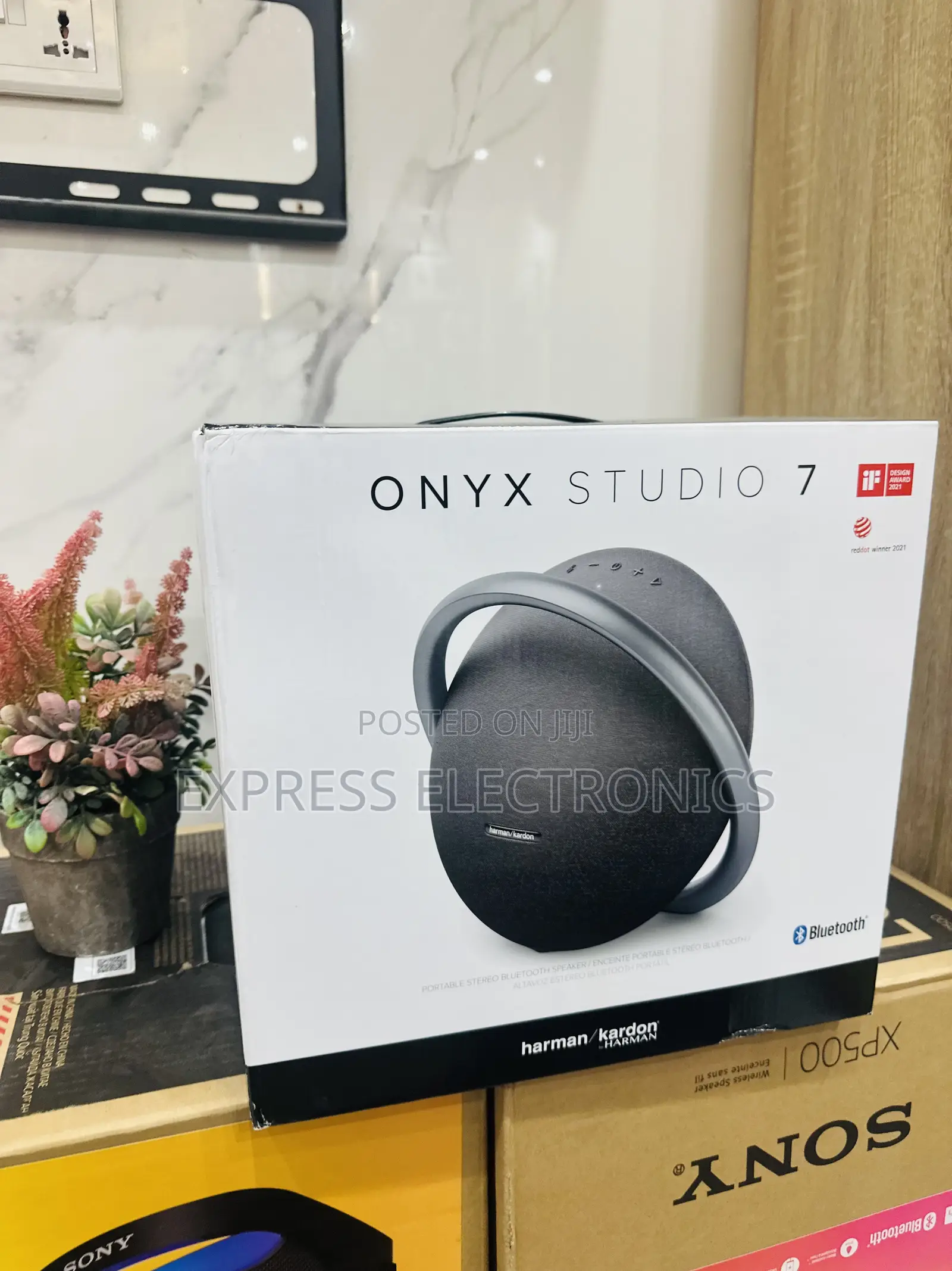 Top Standard Onyx 7 Studio Bluetooth Speaker