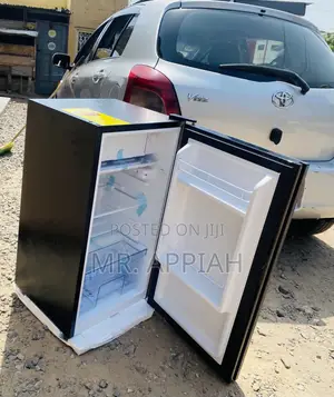 Durable Pearl PF-109 Single Door Table Top Fridge.